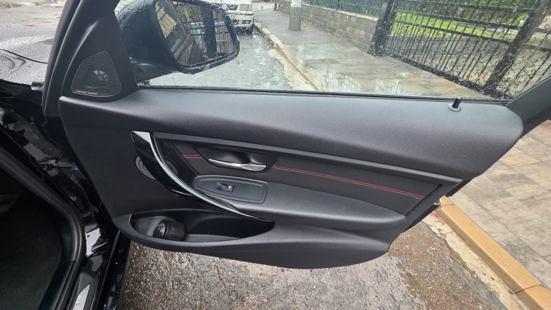 BMW 320 H&K audio /Head Up/DISTRONIK/KAMERA, снимка 13 - Автомобили и джипове - 52555407