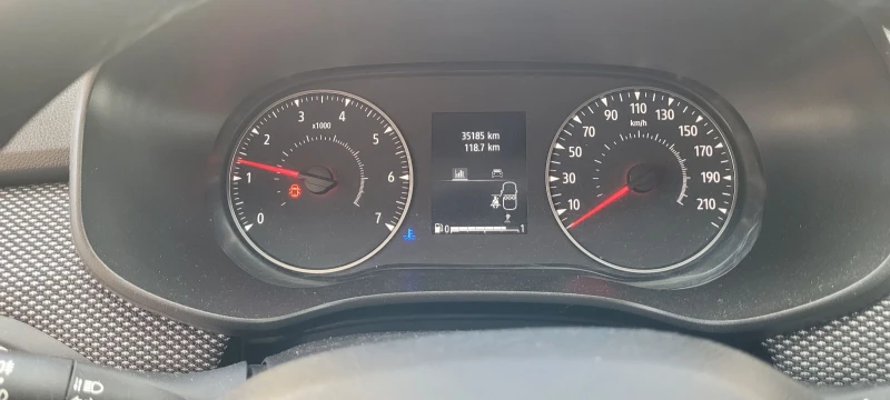 Dacia Sandero Хечбек, снимка 4 - Автомобили и джипове - 52480047