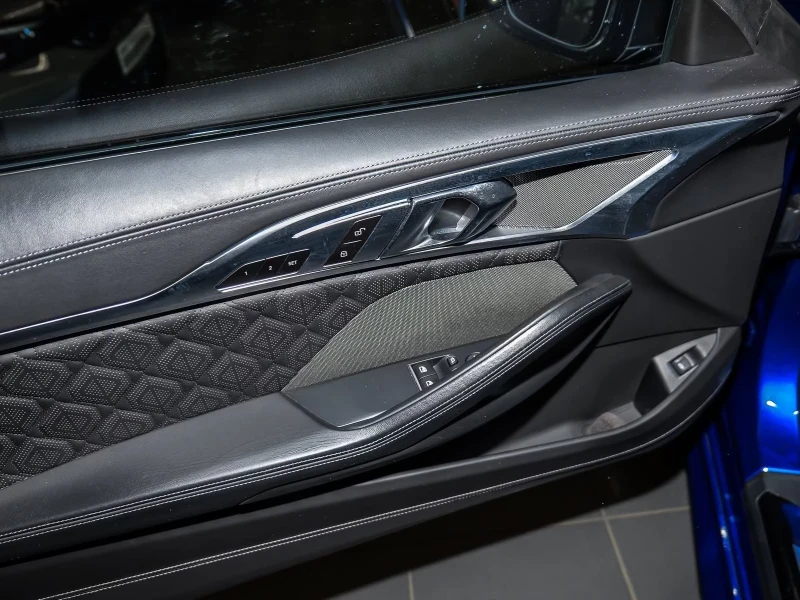 BMW M8 COMPETITION/625HP/CARBON/H&K/360/HUD/MEMO/697g, снимка 11 - Автомобили и джипове - 53095049