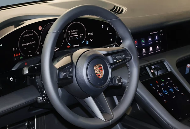Porsche Taycan 4 = Air Suspension = Panorama Гаранция - изображение 7