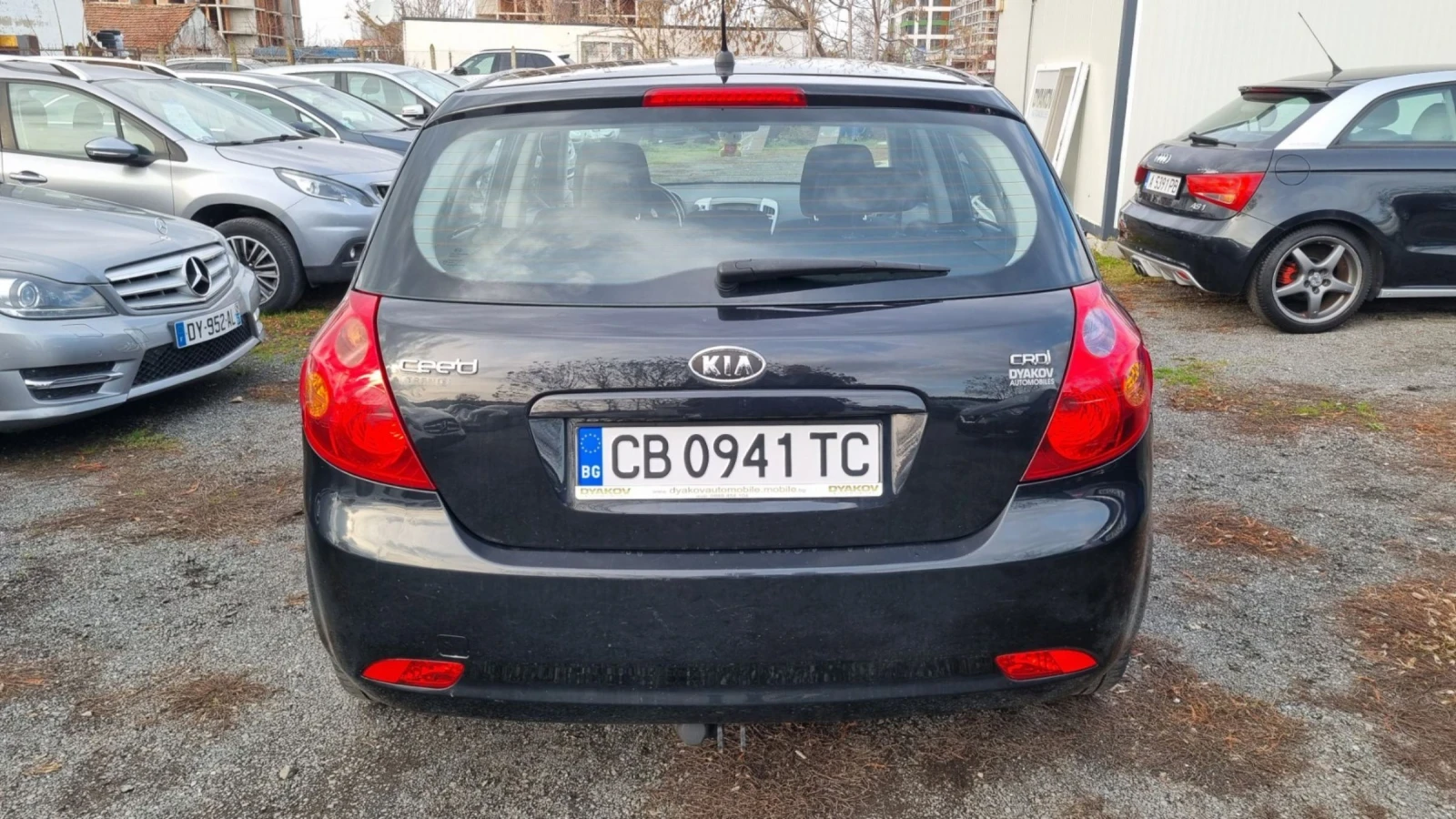 Kia Ceed 1.6Crdi Автоматик, обслужена, го, каско - изображение 6