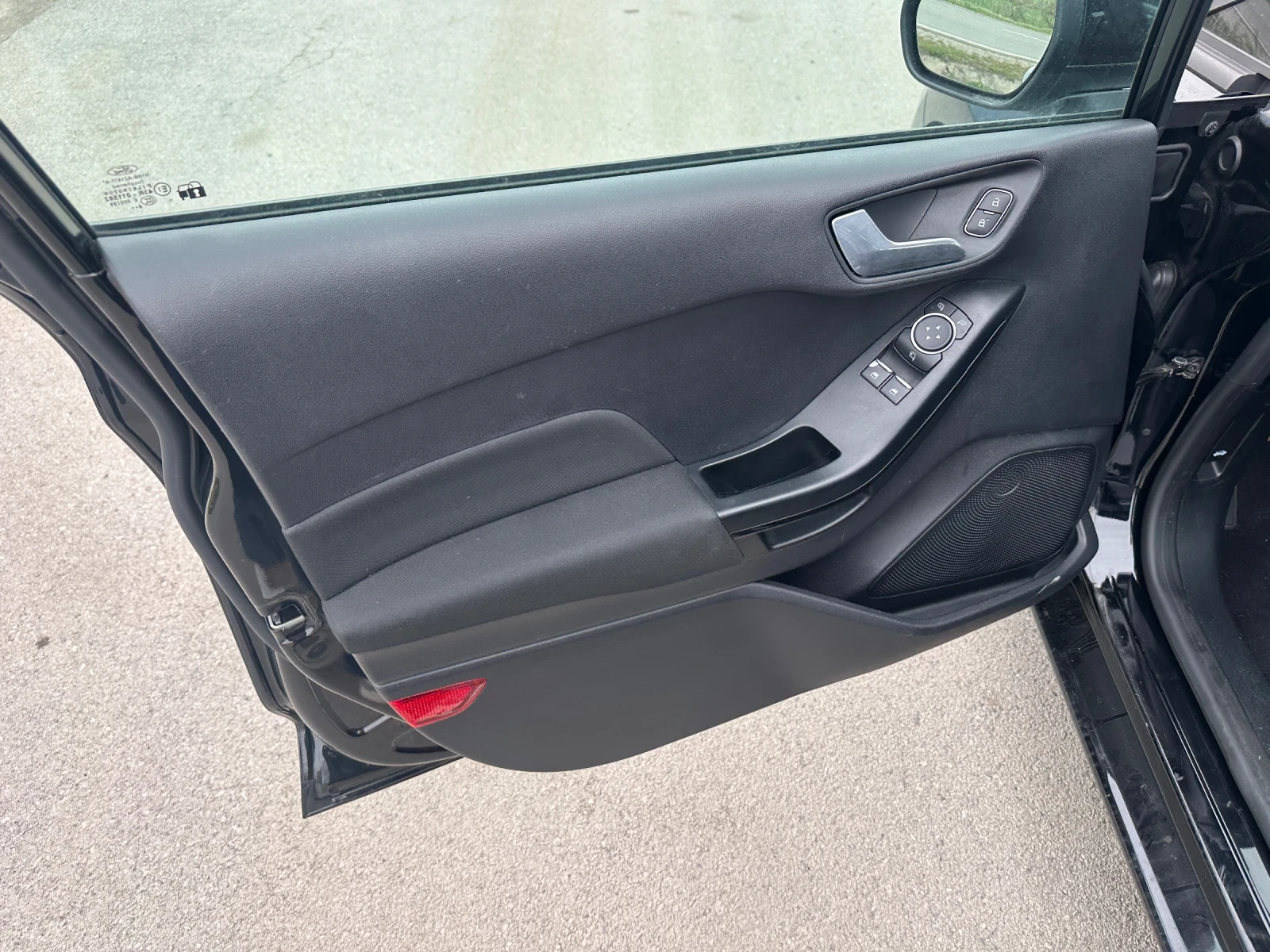 Ford Fiesta 1.5 Titanium | Mobile.bg   11