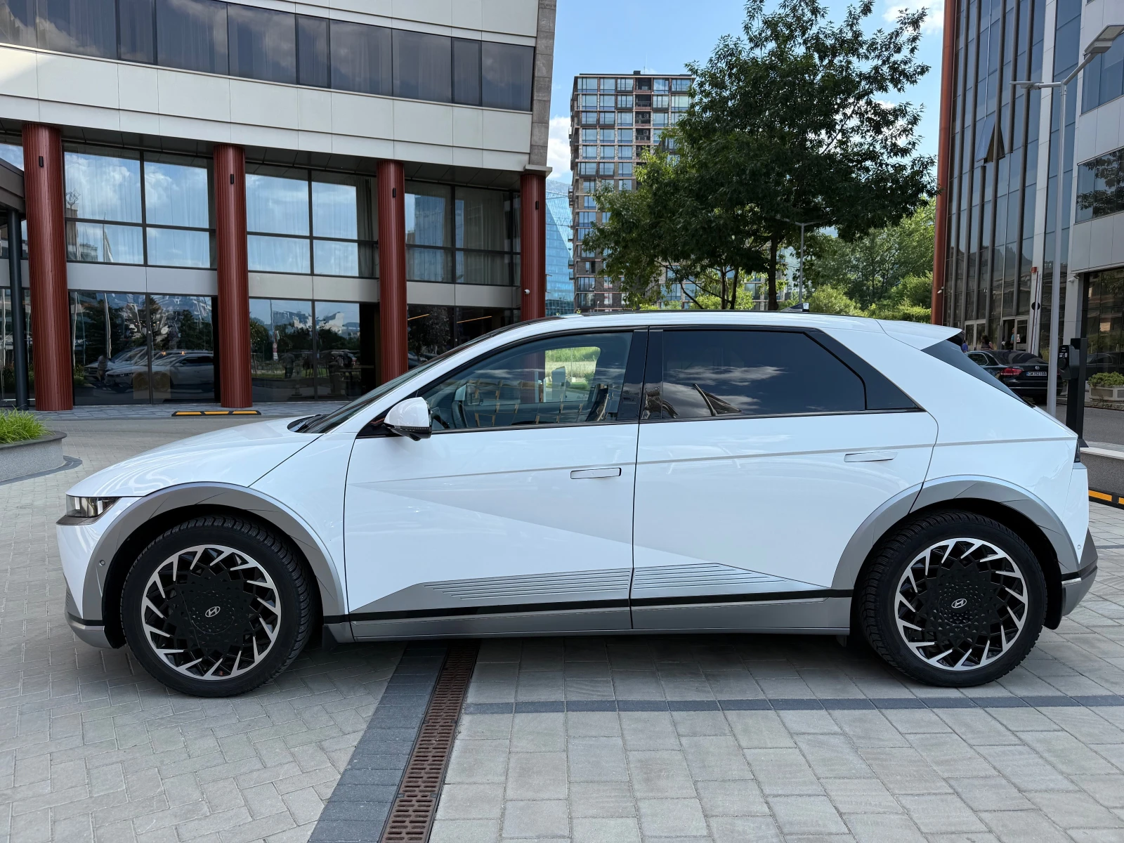 Hyundai Ioniq 5 4WD 306PS - изображение 2