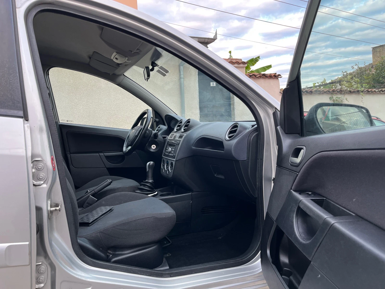 Ford Fiesta 1.4i - изображение 6