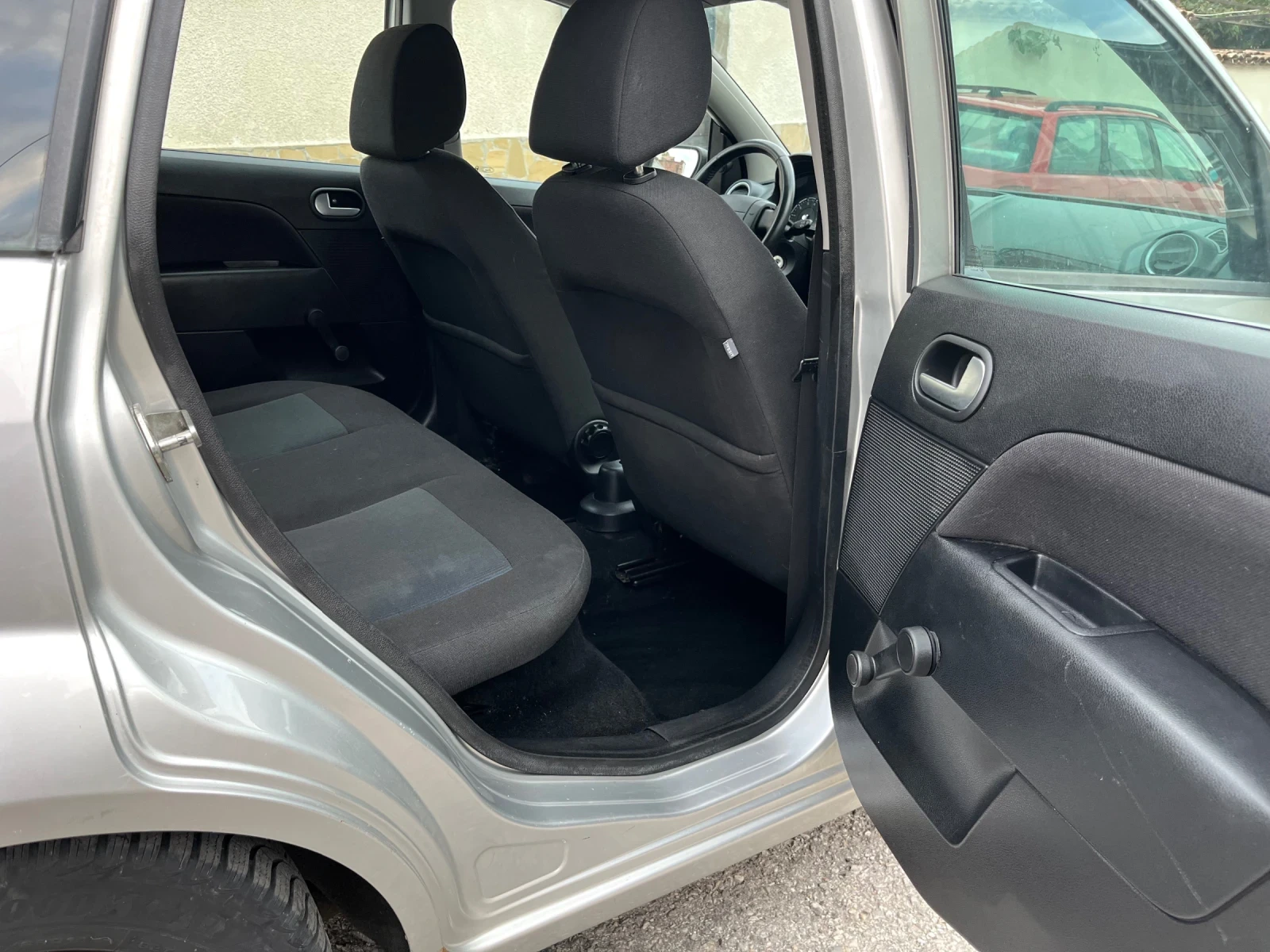 Ford Fiesta 1.4i - изображение 9