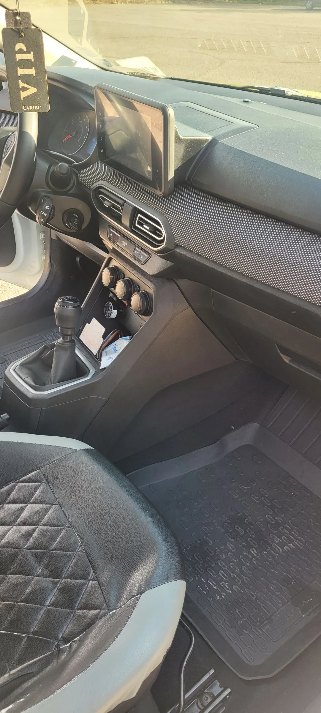 Dacia Sandero  | Mobile.bg   12