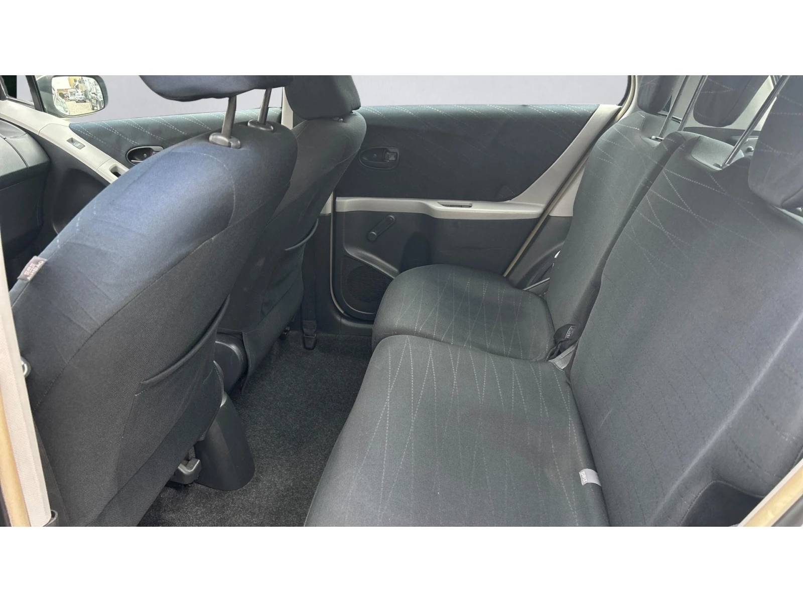 Toyota Yaris ������� ������ �� 100   | Mobile.bg � ����������� 11