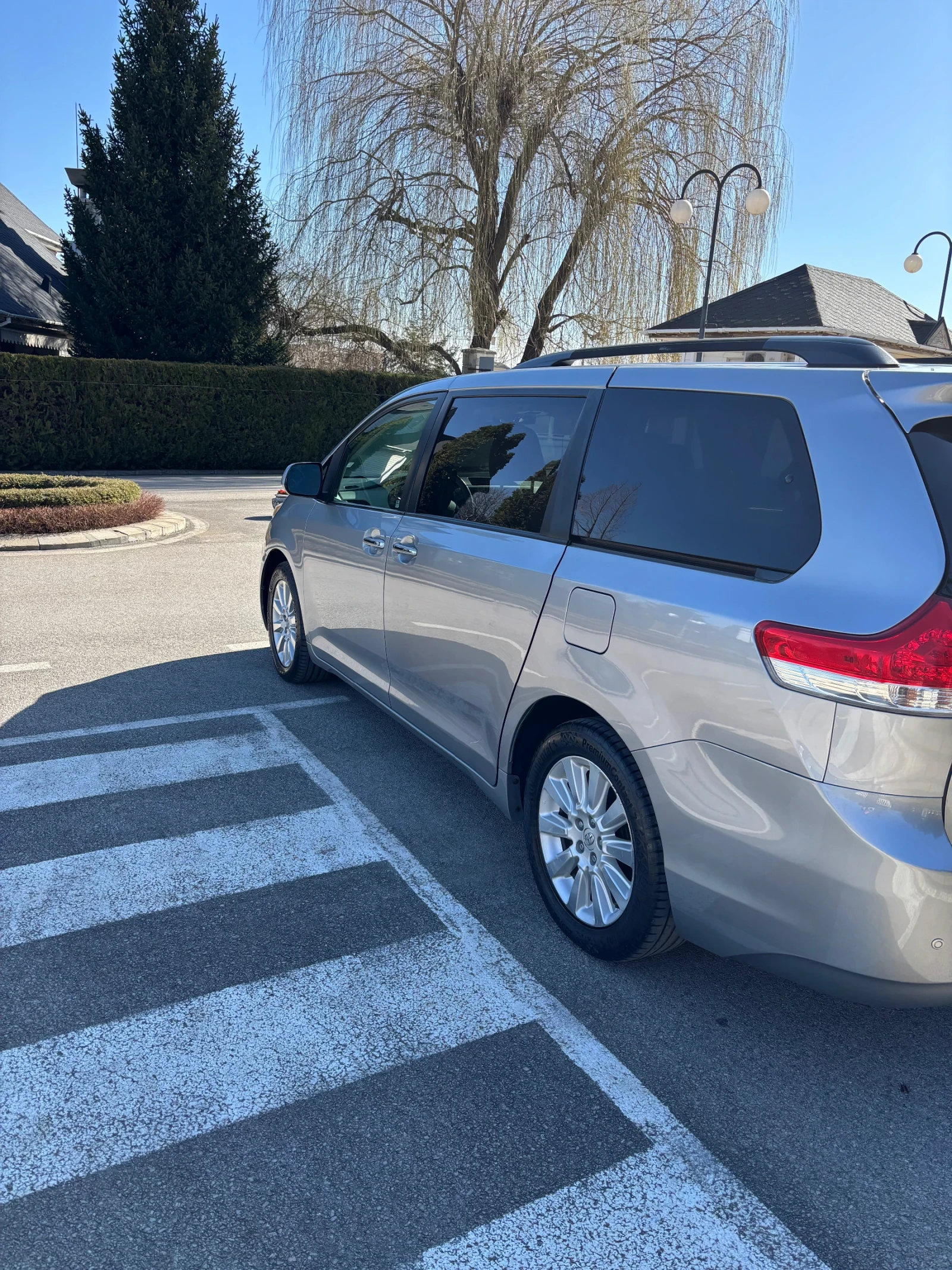 Toyota Sienna, снимка 6 - Автомобили и джипове - 53869450