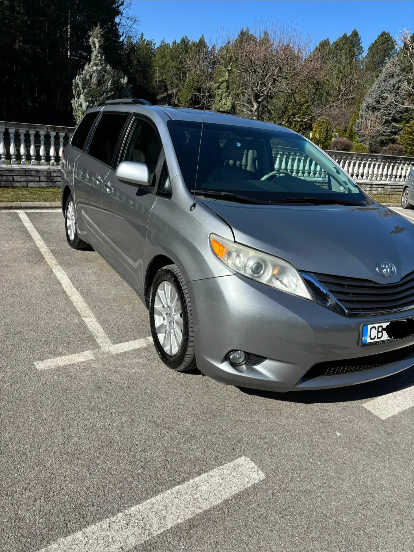 Toyota Sienna, снимка 3 - Автомобили и джипове - 53869450