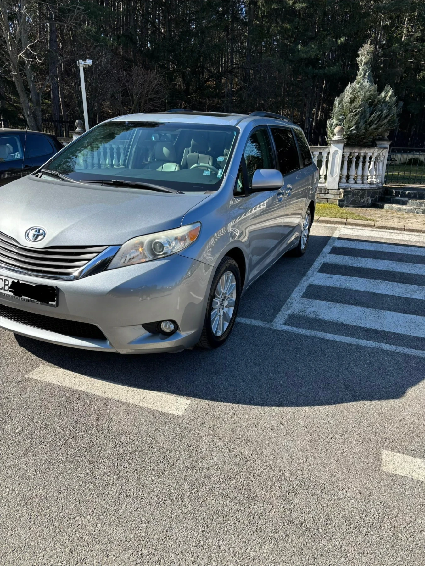 Toyota Sienna, снимка 4 - Автомобили и джипове - 53869450