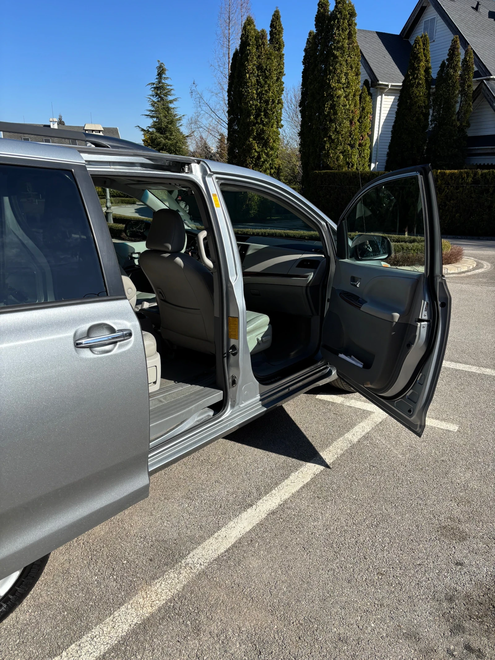 Toyota Sienna, снимка 10 - Автомобили и джипове - 53869450