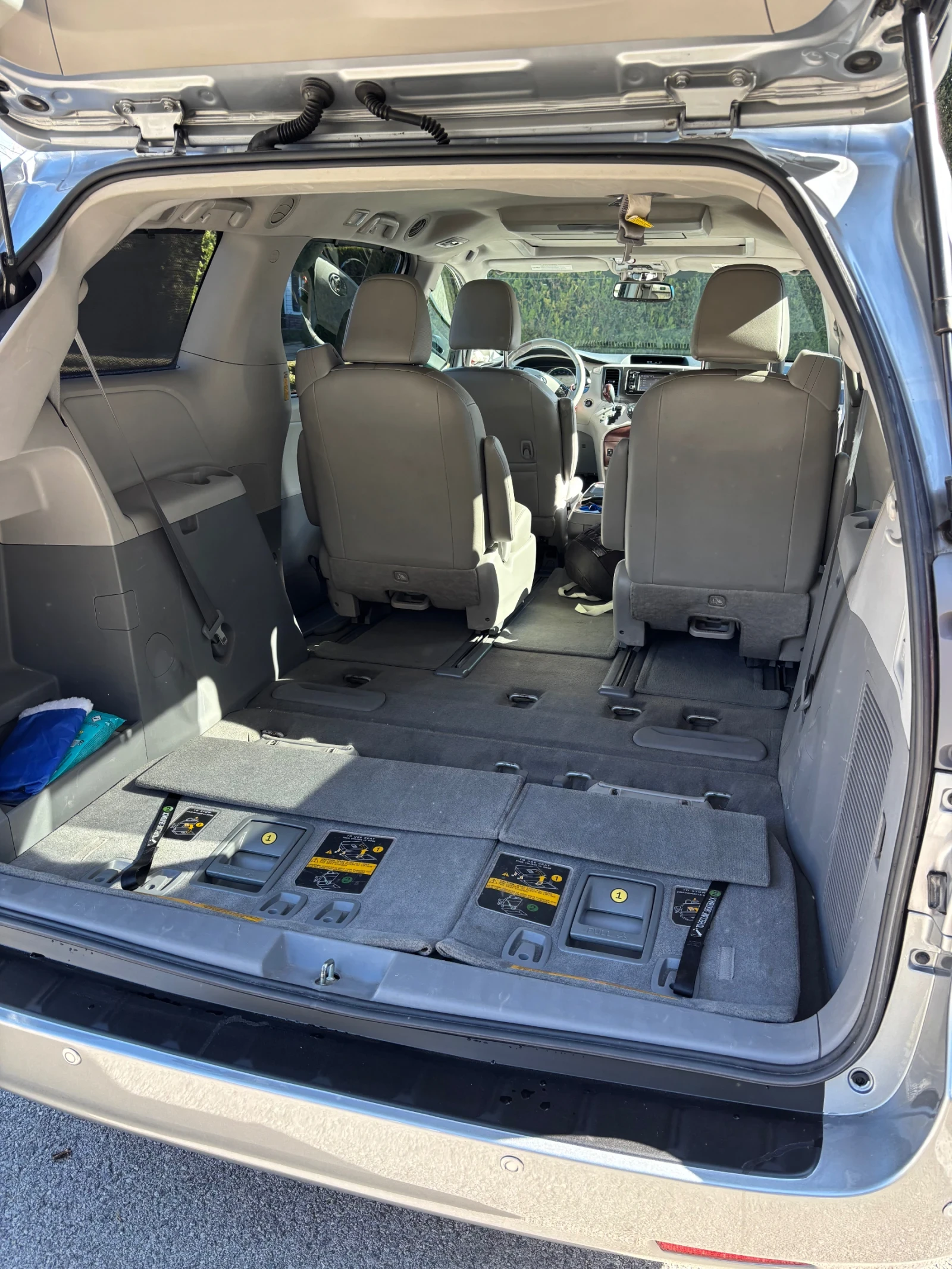 Toyota Sienna, снимка 12 - Автомобили и джипове - 53869450