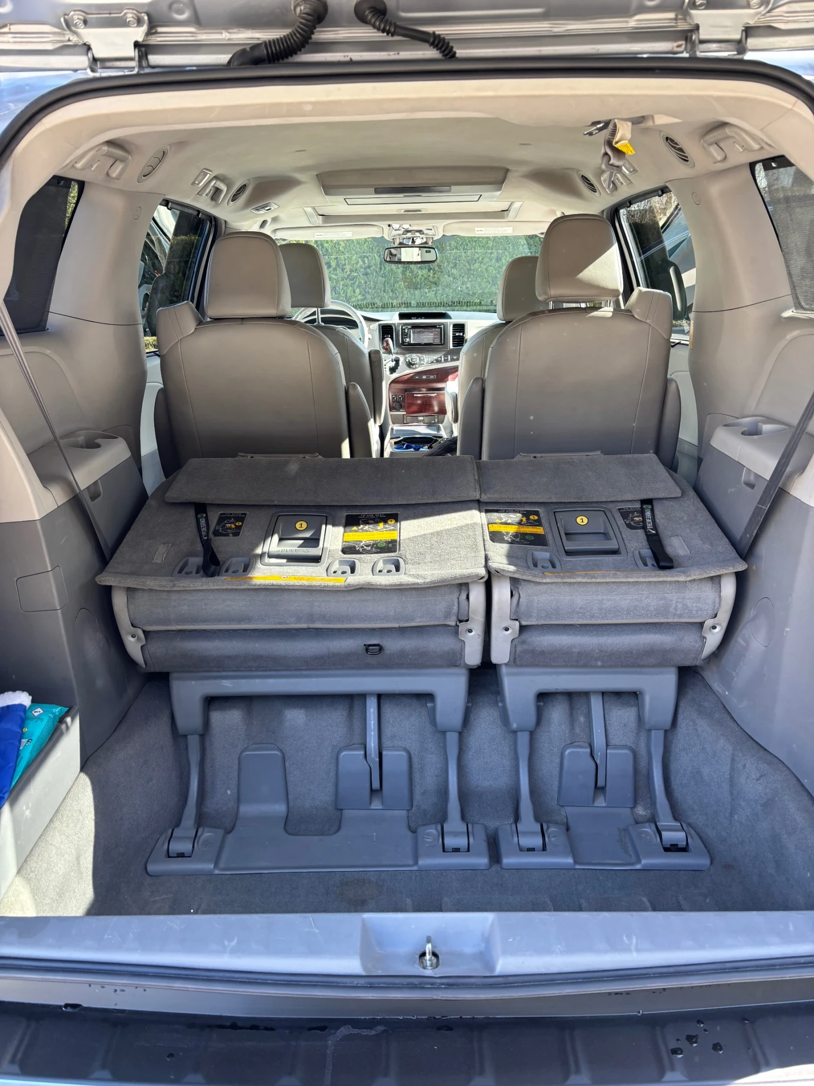 Toyota Sienna, снимка 17 - Автомобили и джипове - 53869450