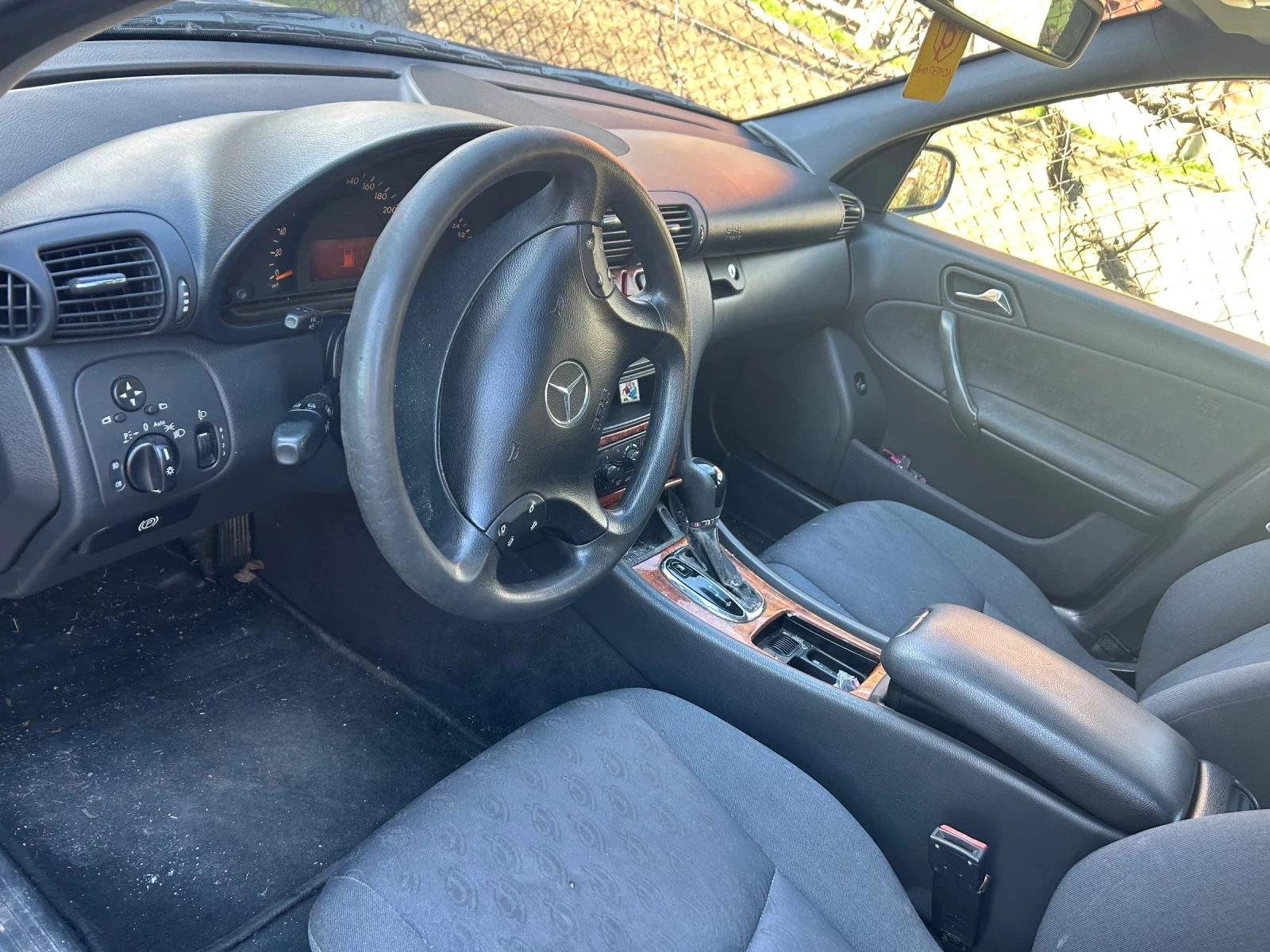 Mercedes-Benz C 200, снимка 12 - Автомобили и джипове - 54194395