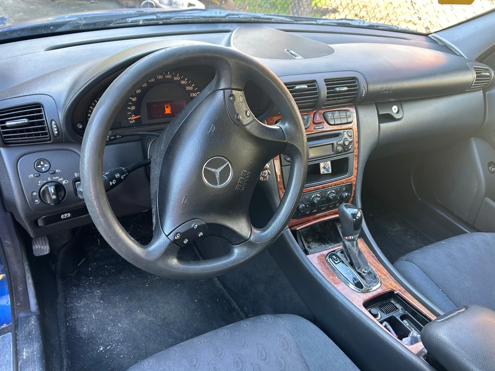 Mercedes-Benz C 200, снимка 11 - Автомобили и джипове - 54194395