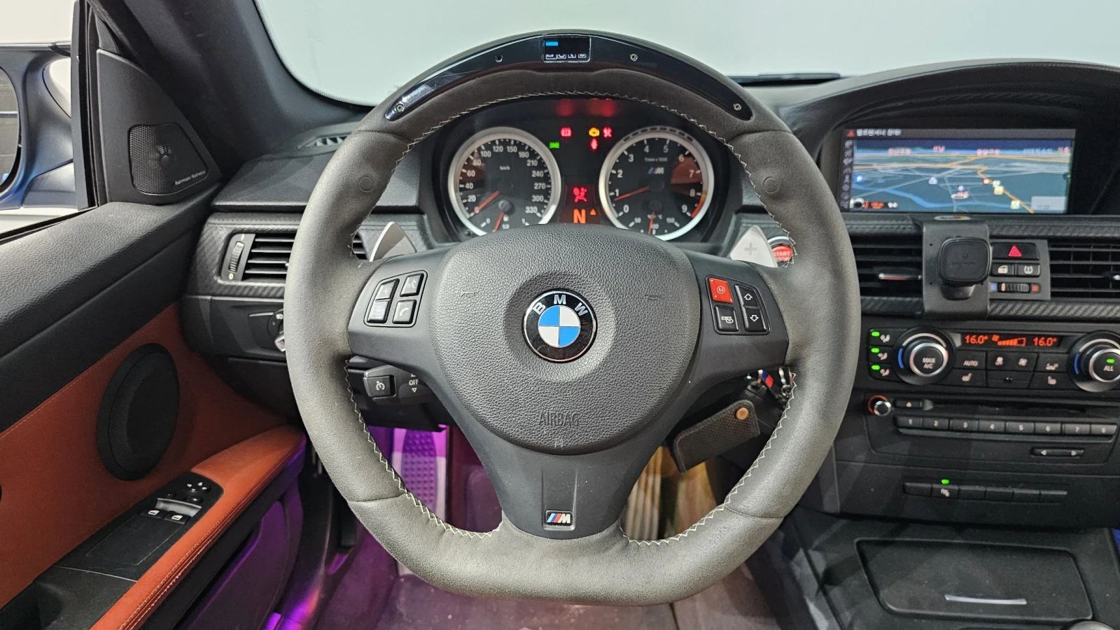 BMW M3  S65* DCT* Navi* Camera, снимка 9 - Автомобили и джипове - 55392512