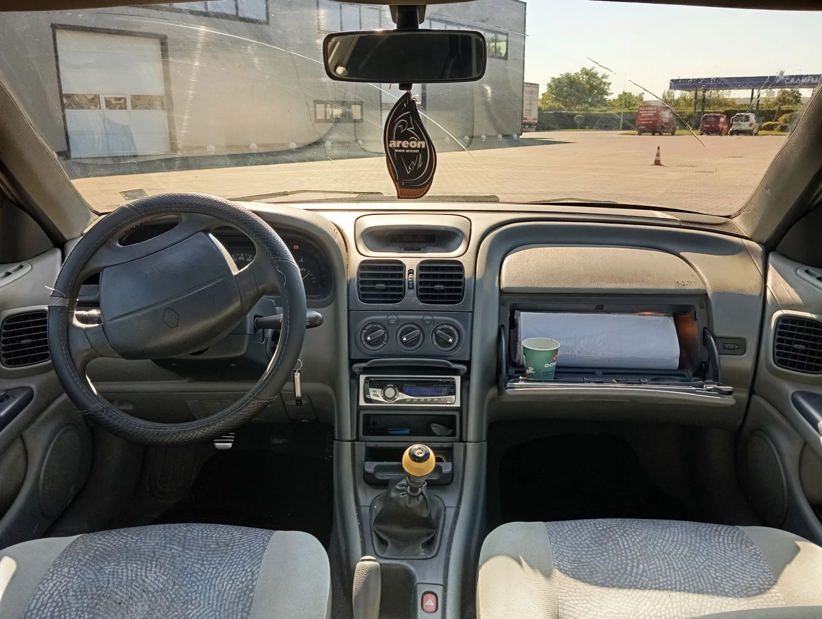 Renault Laguna, снимка 6 - Автомобили и джипове - 55498689