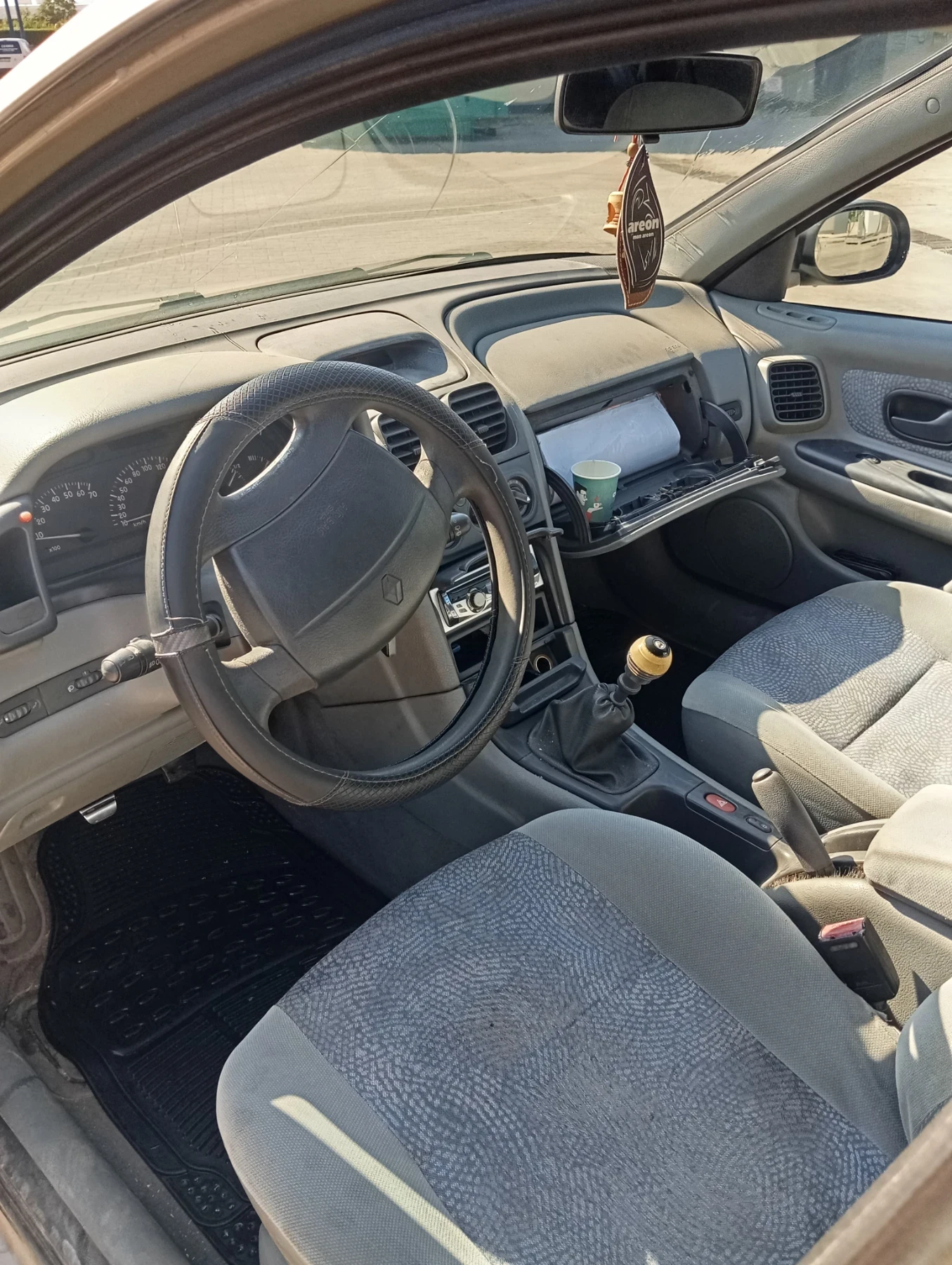 Renault Laguna, снимка 5 - Автомобили и джипове - 55498689