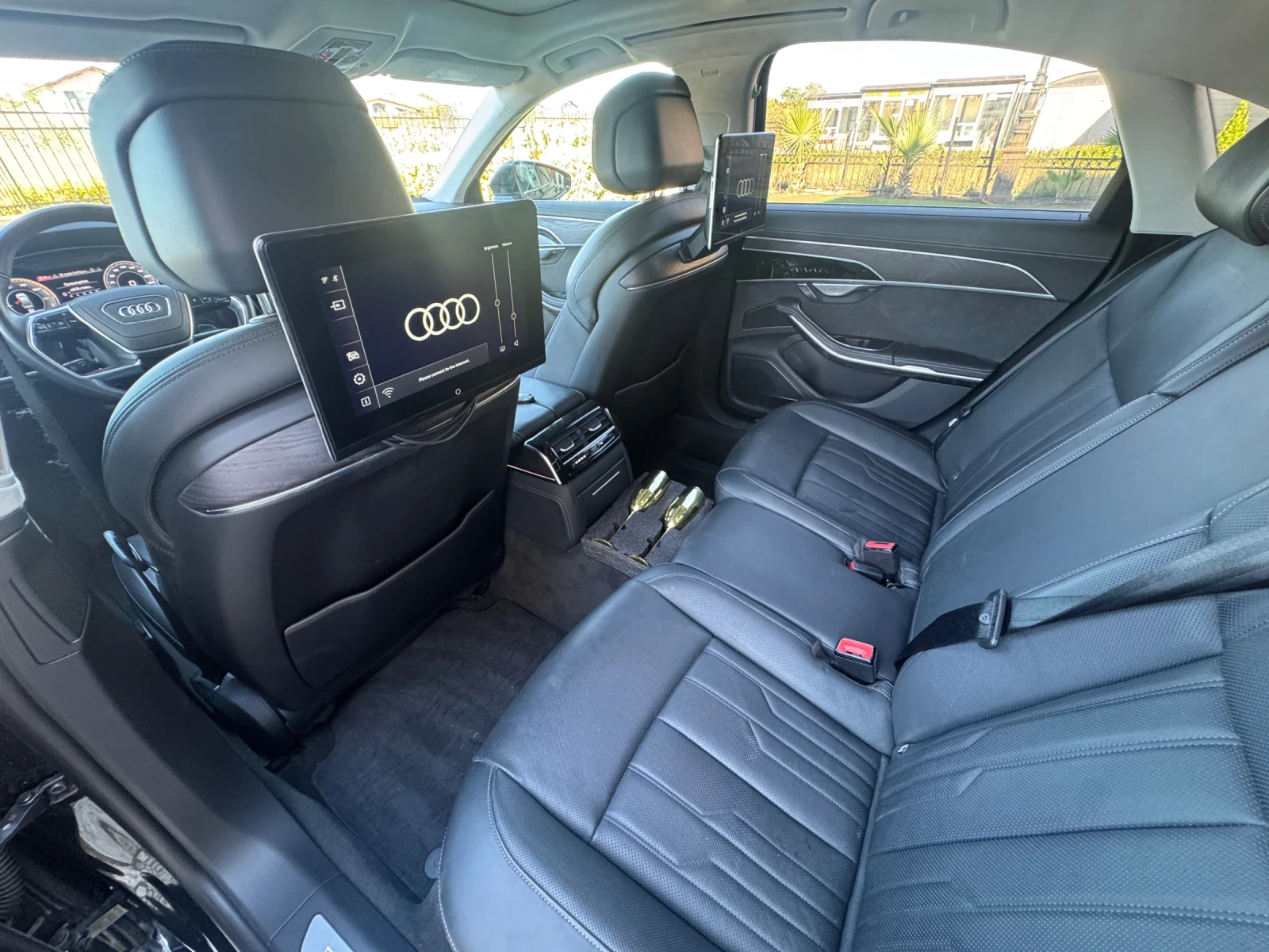 Audi A8 60 TFSI e quatro в гаранция до 22.07.2027, снимка 10 - Автомобили и джипове - 55961826