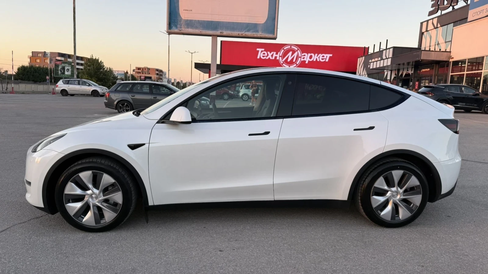 Tesla Model Y Tesla Model Y LONG RANGE DUAL MOTOR, снимка 2 - Автомобили и джипове - 56121042