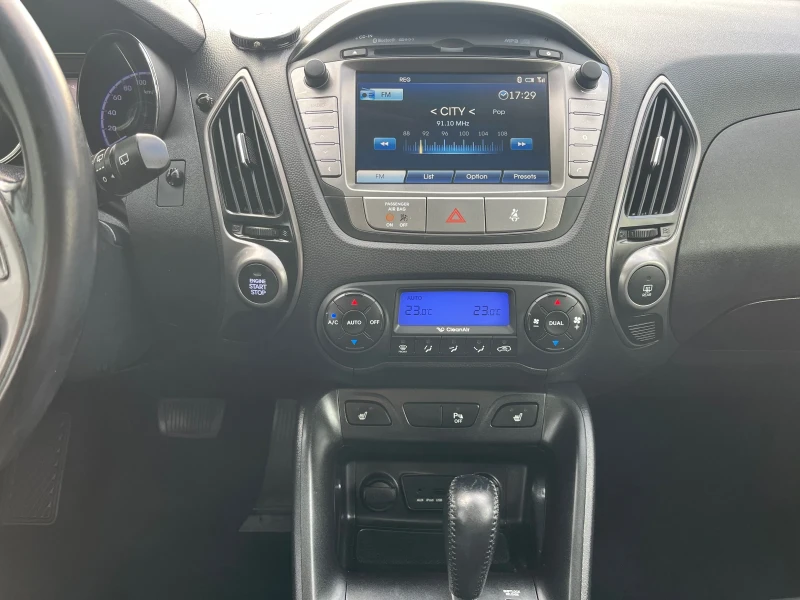 Hyundai IX35 Автомат, кожа, нави, панорама, key less, full, снимка 13 - Автомобили и джипове - 47275858