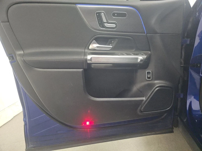 Mercedes-Benz GLB 250 4MATIC, снимка 9 - Автомобили и джипове - 53166213