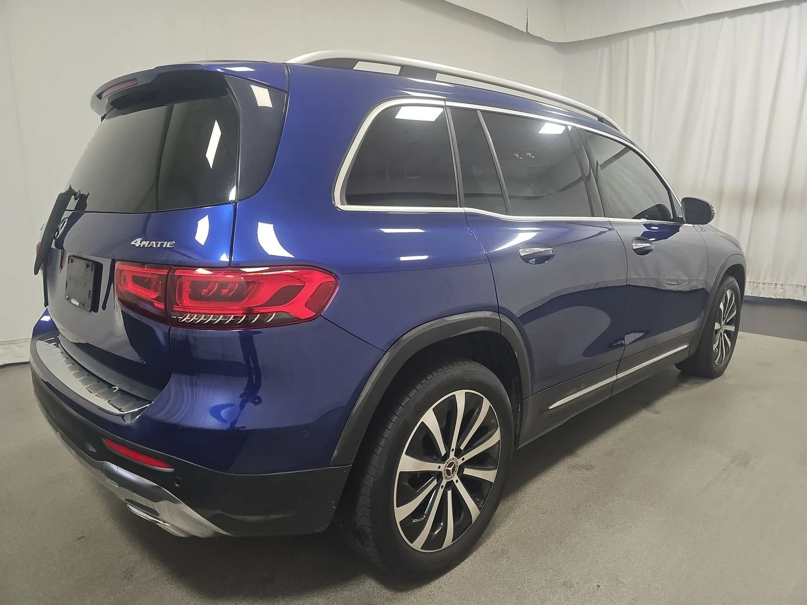 Mercedes-Benz GLB 250 4MATIC - изображение 4