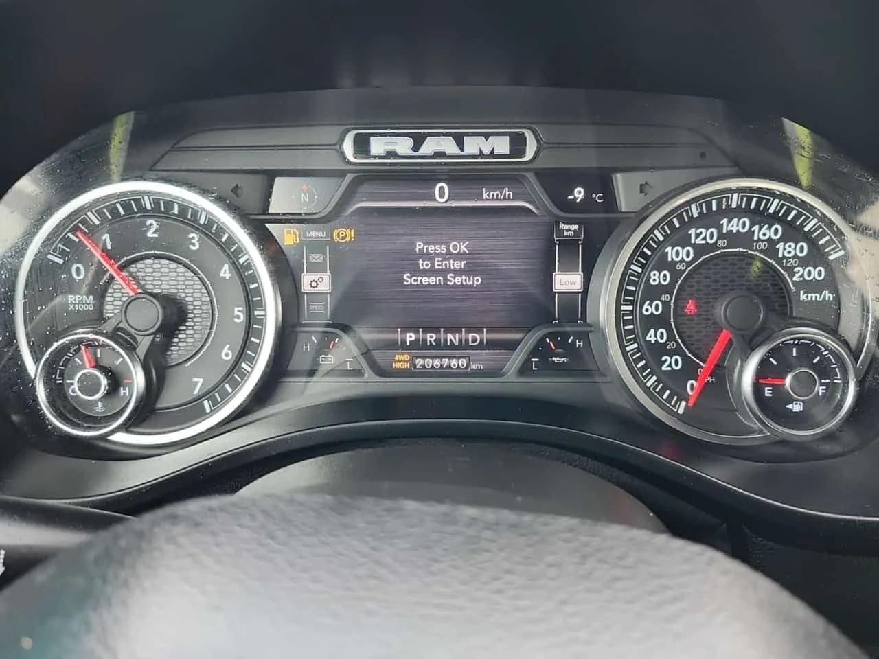 Dodge RAM 1500 BIG HORN CREW CAB SHORT BED/ CARFAX/4х4/Хеми 5.7 - изображение 8