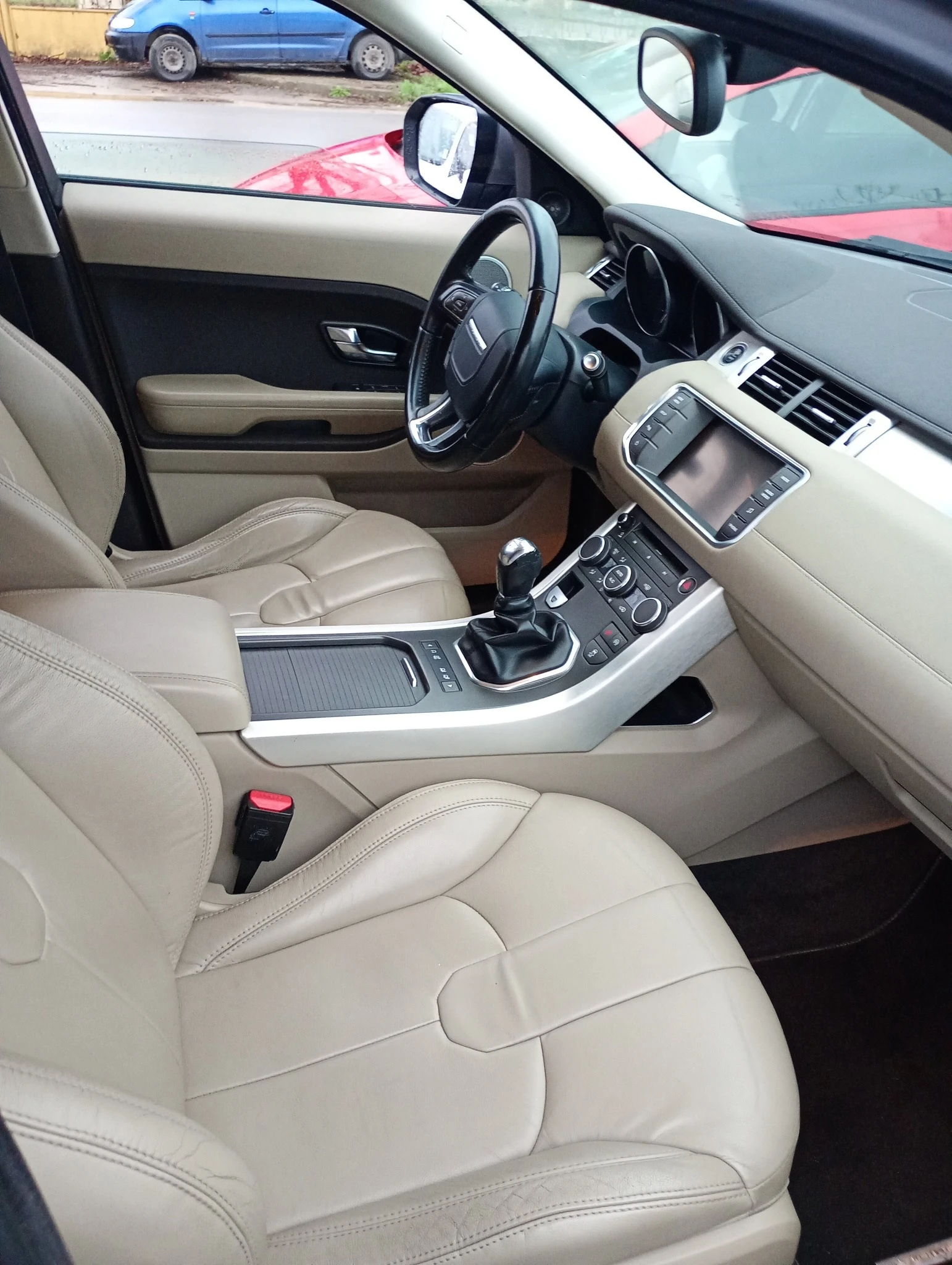 Land Rover Range Rover Evoque 2.2 TD4 Luxury, снимка 4 - Автомобили и джипове - 53816588