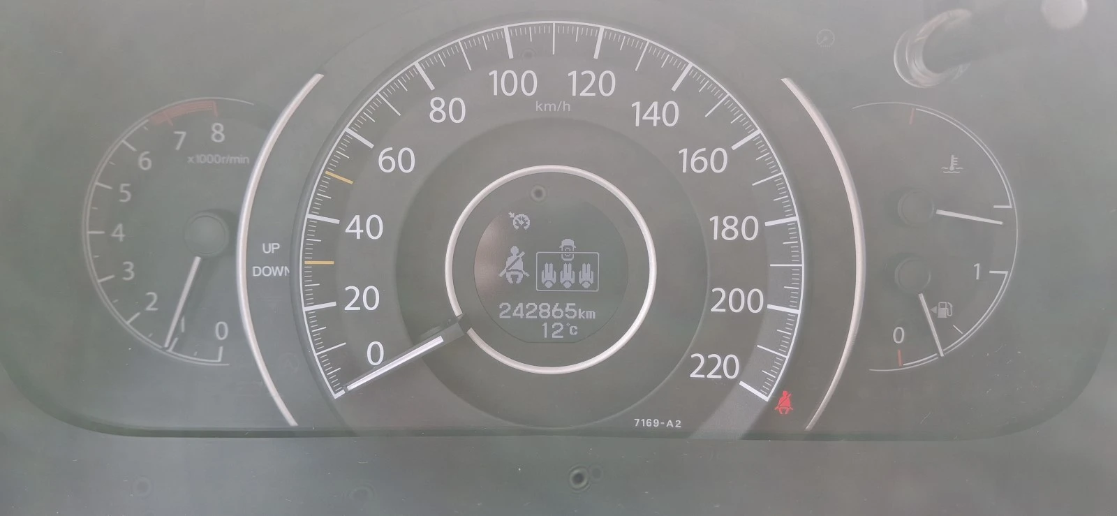 Honda Cr-v 2.0i 155PS 4x4 ръчка, снимка 13 - Автомобили и джипове - 53989023