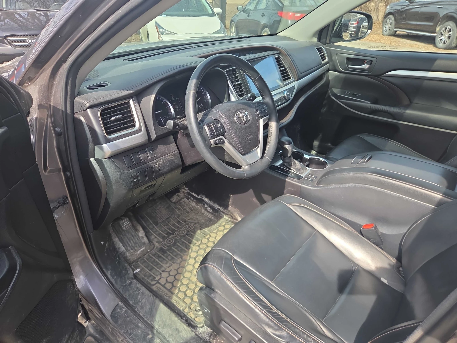 Toyota Highlander XLE * 7 МЕСТЕН * ЧЕРНА КОЖА * СТАВА НА ГАЗ * , снимка 7 - Автомобили и джипове - 54152548