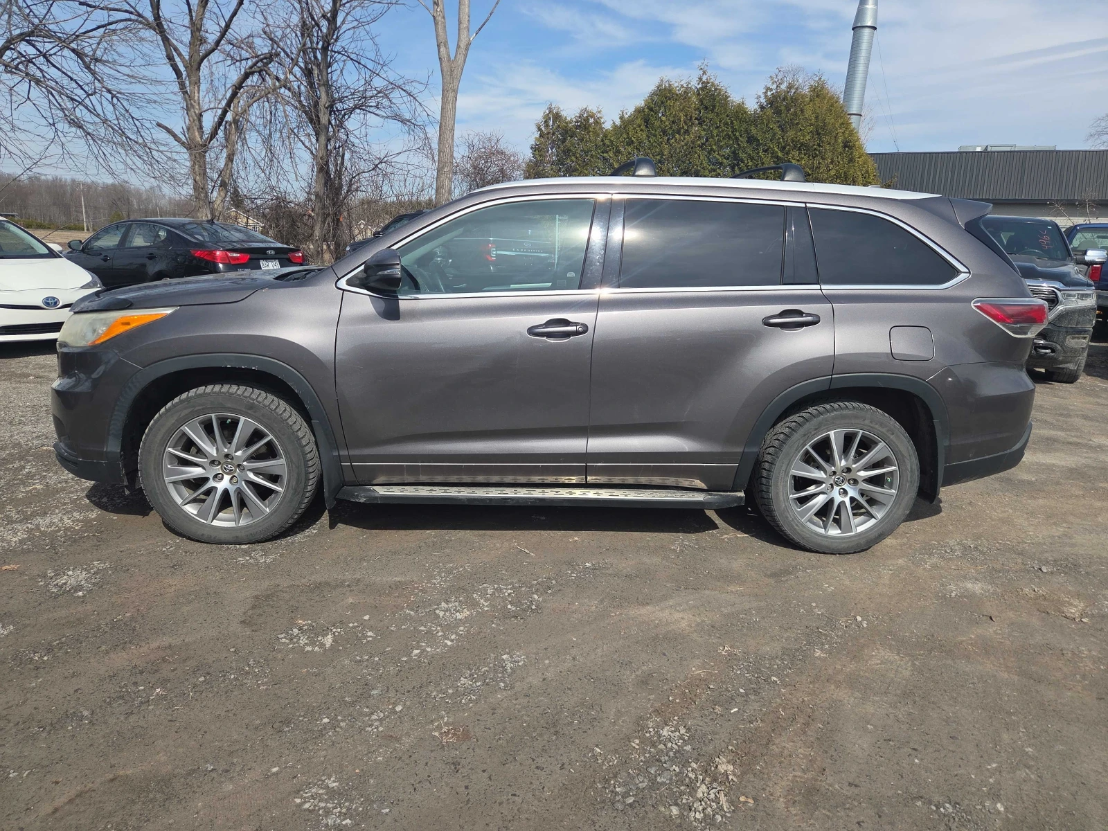 Toyota Highlander XLE * 7 МЕСТЕН * ЧЕРНА КОЖА * СТАВА НА ГАЗ * , снимка 3 - Автомобили и джипове - 54152548