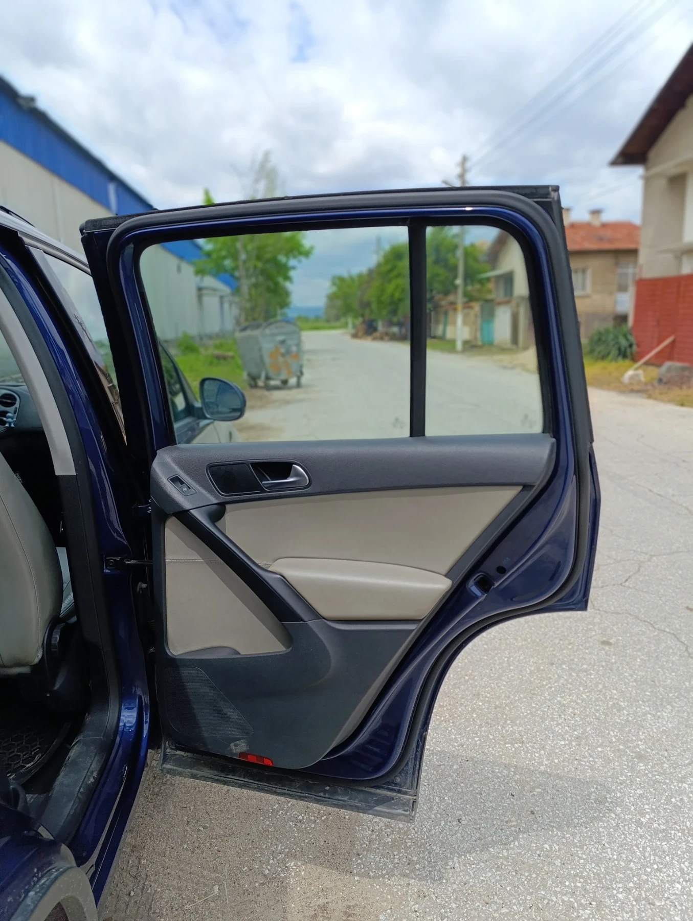 VW Tiguan, снимка 6 - Автомобили и джипове - 54388597