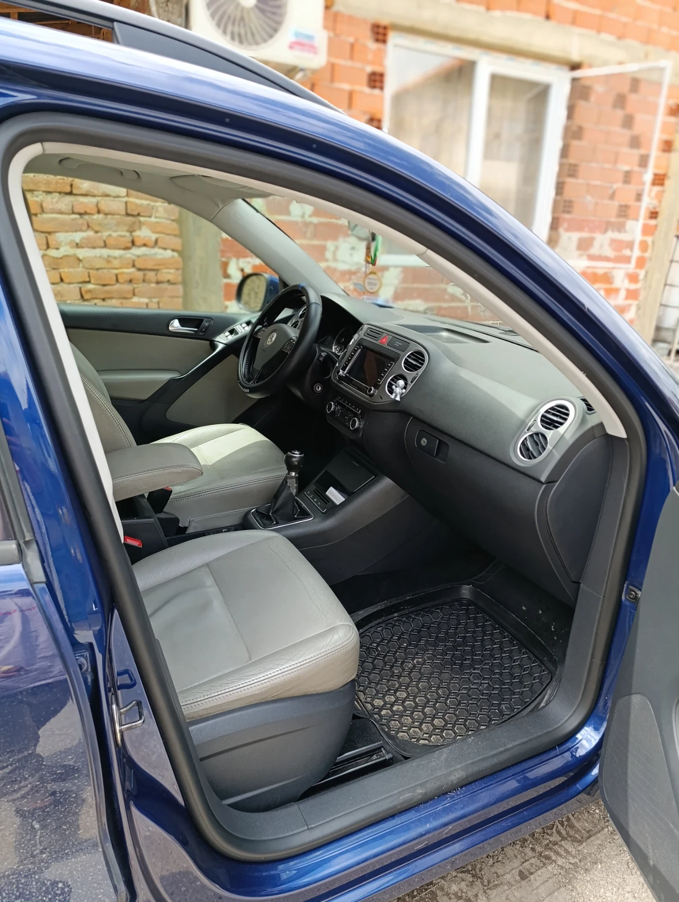 VW Tiguan, снимка 3 - Автомобили и джипове - 54388597