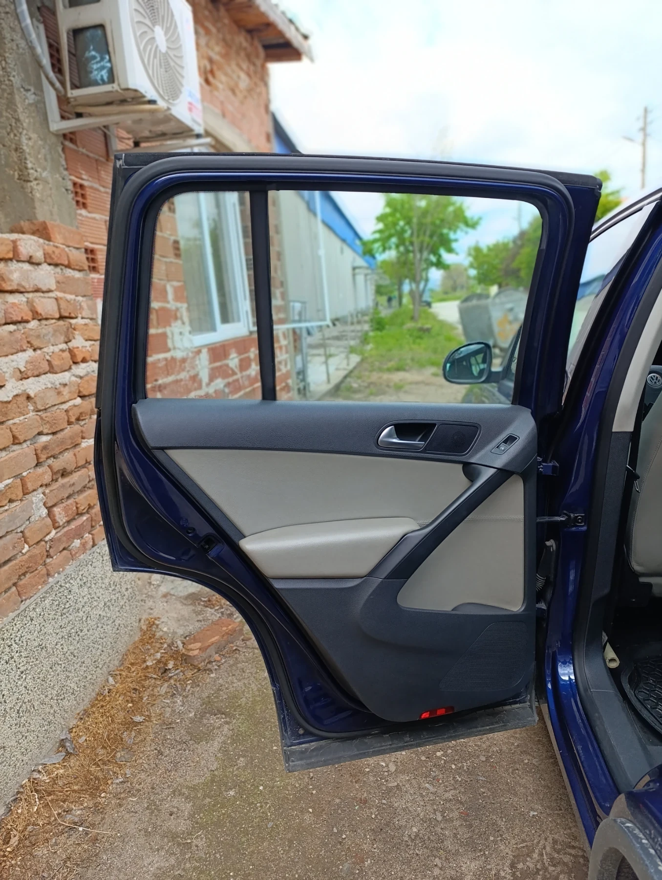 VW Tiguan, снимка 8 - Автомобили и джипове - 54388597