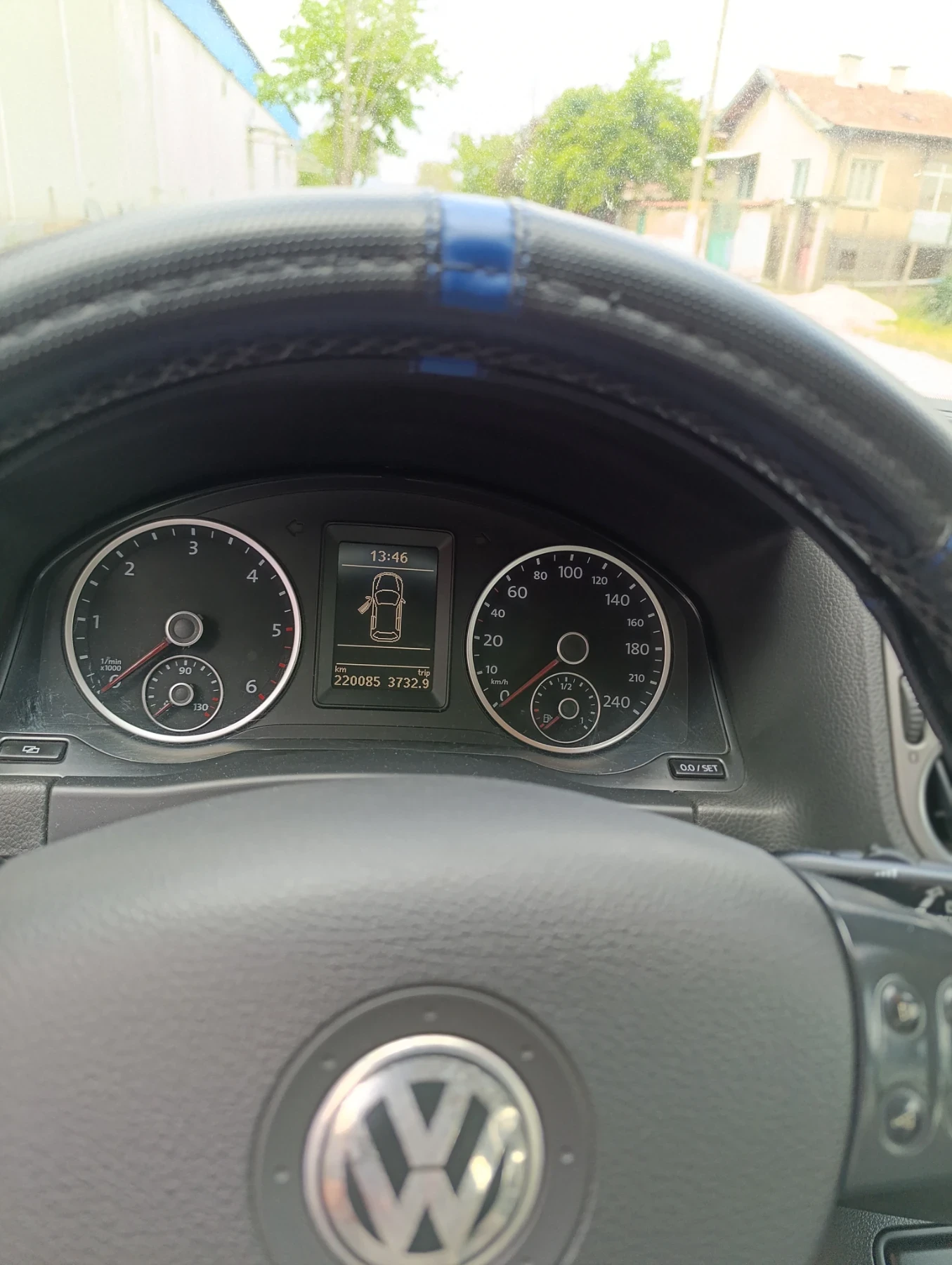 VW Tiguan, снимка 9 - Автомобили и джипове - 54388597