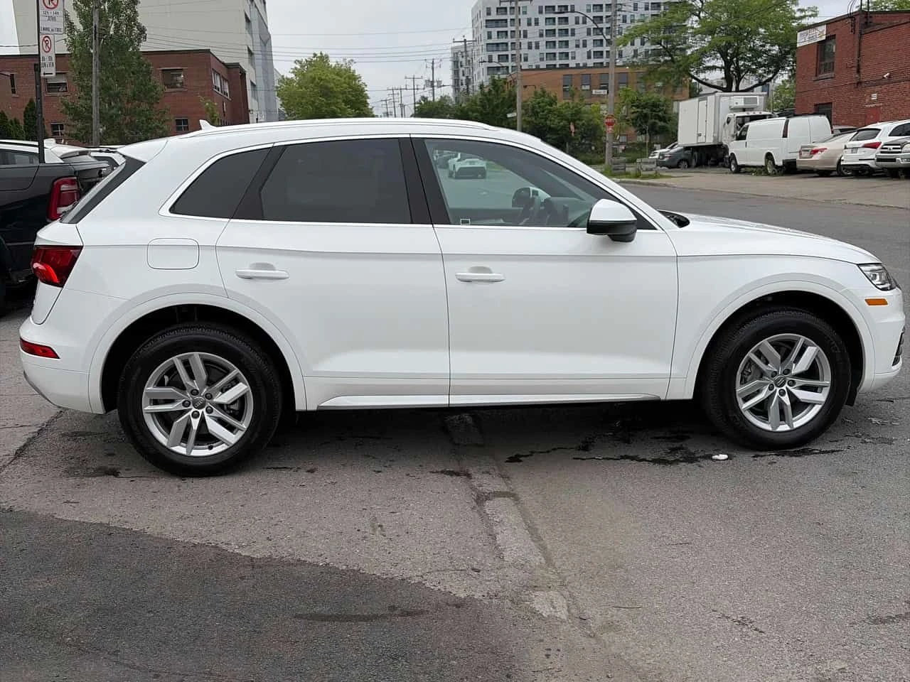 Audi Q5 | Komfort | АВТОКРЕДИТ БЕЗ ПЪРВОНАЧАЛНА ВНОСКА | , снимка 3 - Автомобили и джипове - 54918213