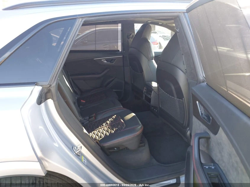 Audi RSQ8 | DISTRONIC | MATRIX | 360 | , снимка 10 - Автомобили и джипове - 55046023