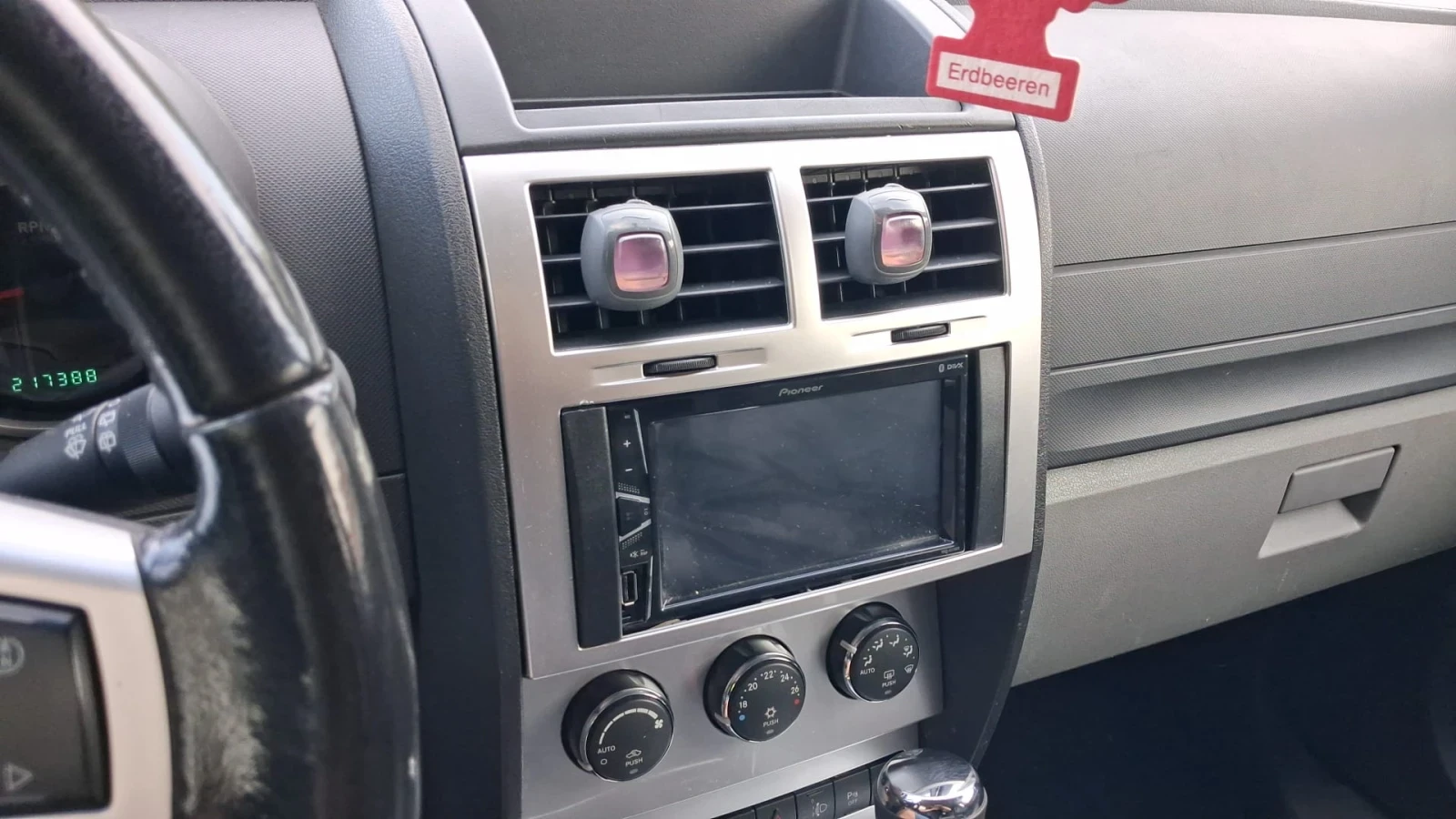 Dodge Nitro, снимка 8 - Автомобили и джипове - 55102363