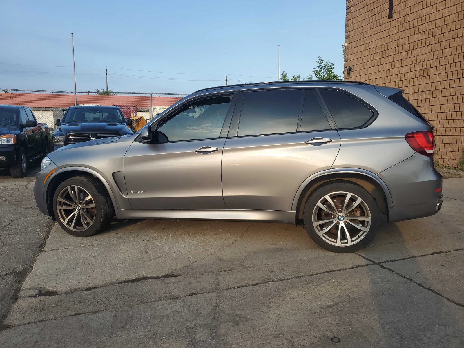 BMW X5 35i * M ПАКЕТ * HEAD UP * HK * СЕРВИЗНА ИСТОРИЯ * , снимка 4 - Автомобили и джипове - 55113991
