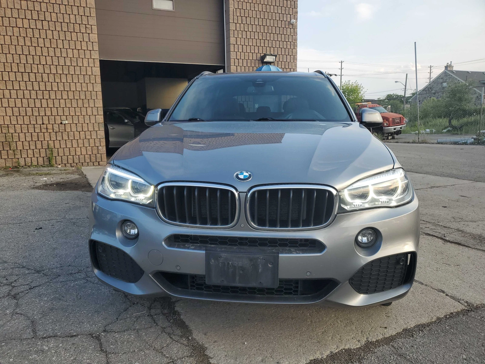 BMW X5 35i * M ПАКЕТ * HEAD UP * HK * СЕРВИЗНА ИСТОРИЯ * , снимка 2 - Автомобили и джипове - 55113991