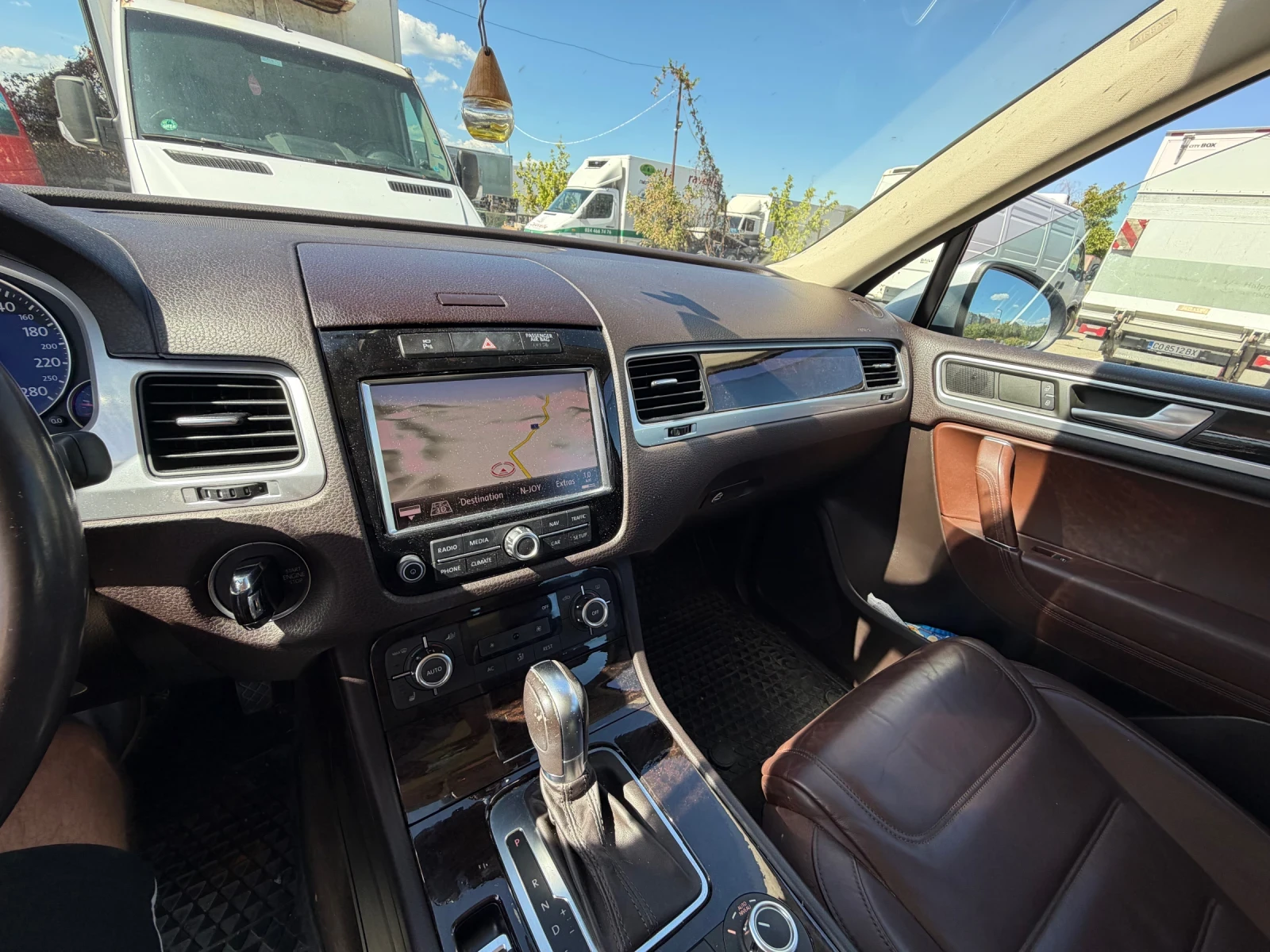 VW Touareg, снимка 11 - Автомобили и джипове - 56086365