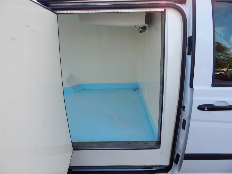 Mercedes-Benz Vito 2.2CDI* MAXI* ХЛАДИЛЕН* , снимка 10 - Бусове и автобуси - 52011771