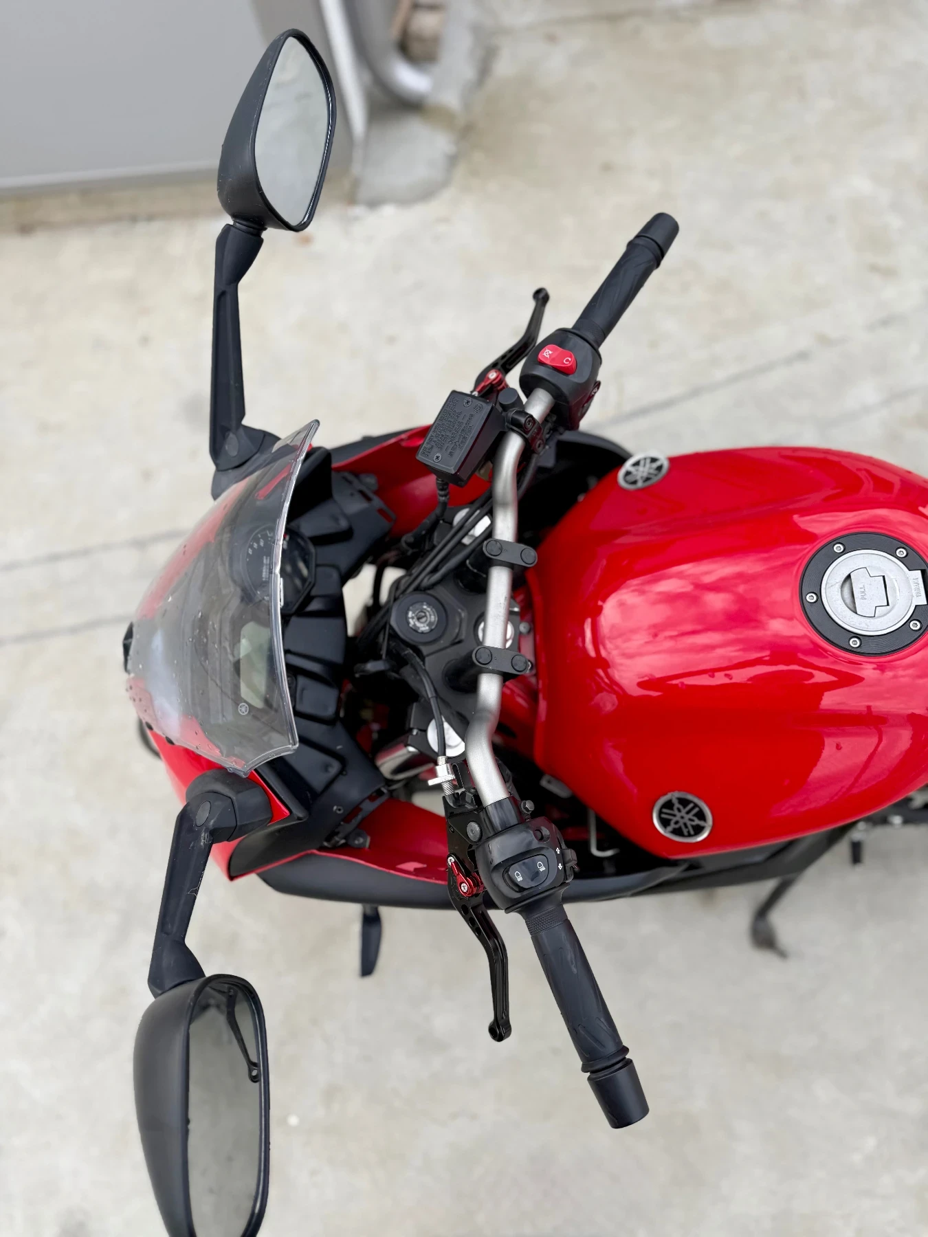 Yamaha YZF-R6 Перфектен 600 c, снимка 2 - Мотоциклети и мототехника - 51476854