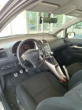 Toyota Auris 1.6 VVTi, снимка 13