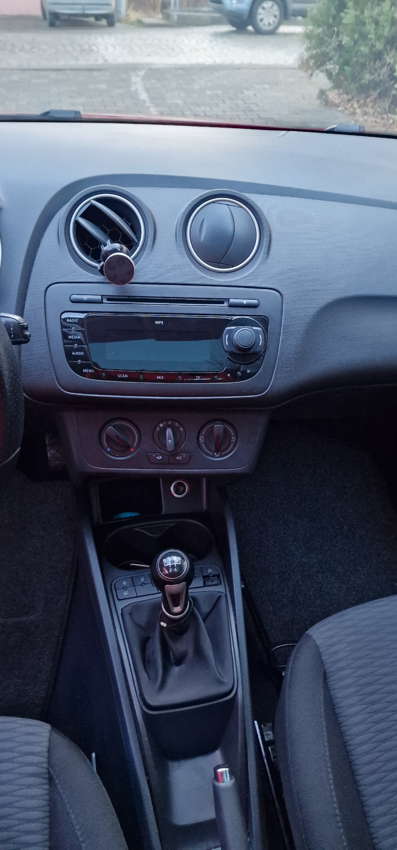 Seat Ibiza Топ оферта внос от Германия, снимка 10 - Автомобили и джипове - 45785911
