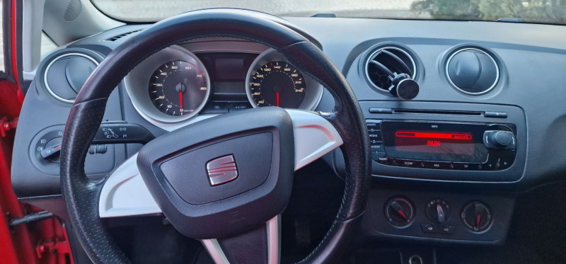 Seat Ibiza Топ оферта внос от Германия, снимка 13 - Автомобили и джипове - 46386502