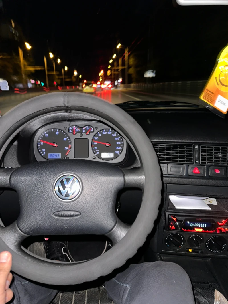 VW Golf 1.9TDI 90PS, снимка 9 - Автомобили и джипове - 47329139