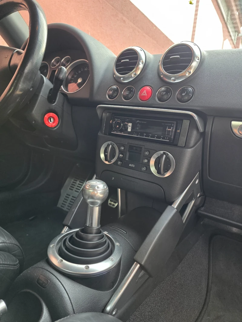 Audi Tt, снимка 8 - Автомобили и джипове - 52132346