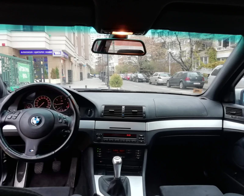 BMW 525 d заводски M-pack 163кс, снимка 9 - Автомобили и джипове - 52186196